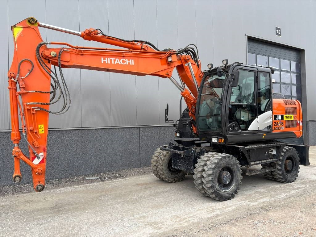 Hitachi ZX 140 W-5B - מחפר גלגלים: תמונה 2 Hitachi ZX 140 W-5B - מחפר גלגלים: תמונה 2