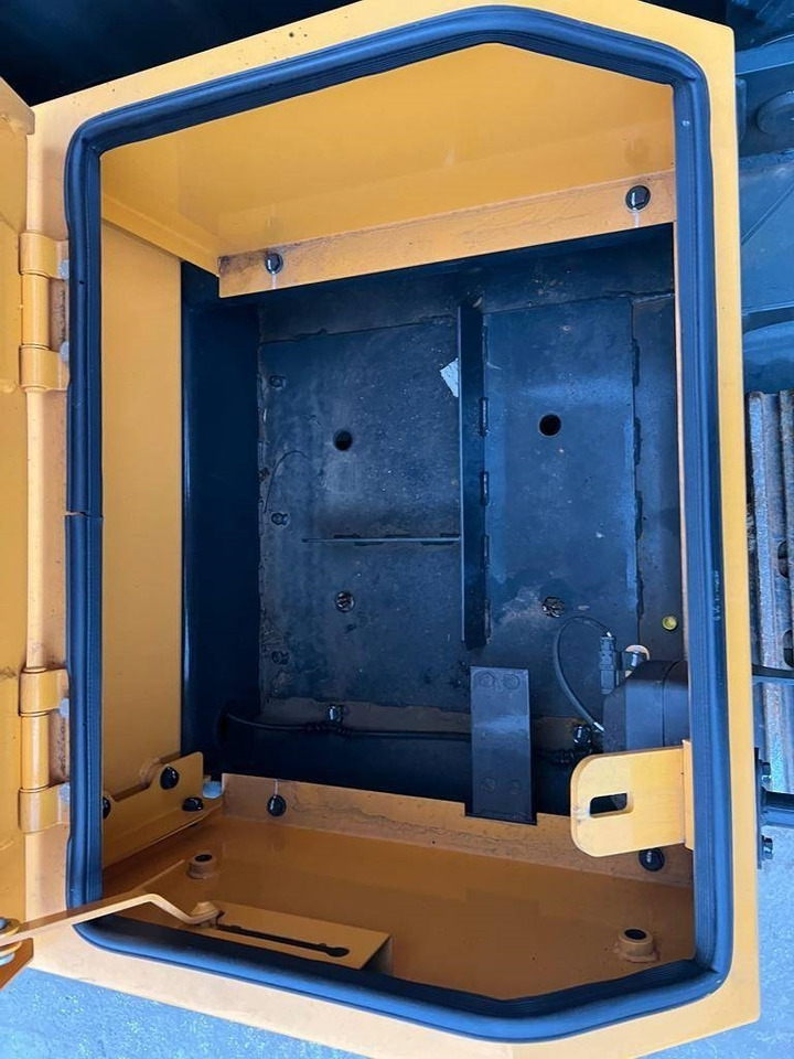 חָדָשׁ מחפר סורק Hyundai R 210: תמונה 20