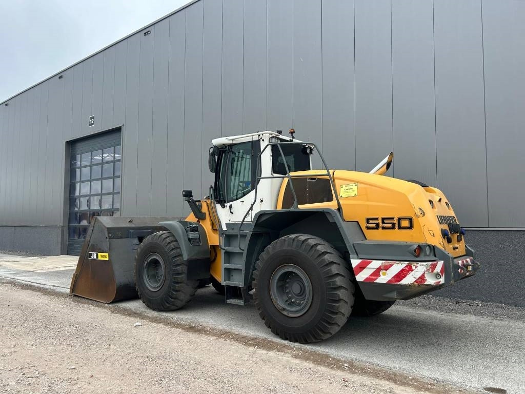 Liebherr L 550 (Comes with High-tip - Mit Hochkipper) - מעמיס גלגלים: תמונה 3 Liebherr L 550 (Comes with High-tip - Mit Hochkipper) - מעמיס גלגלים: תמונה 3