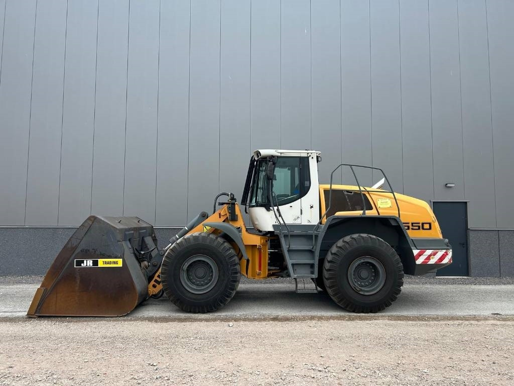 Liebherr L 550 (Comes with High-tip - Mit Hochkipper) - מעמיס גלגלים: תמונה 1 Liebherr L 550 (Comes with High-tip - Mit Hochkipper) - מעמיס גלגלים: תמונה 1
