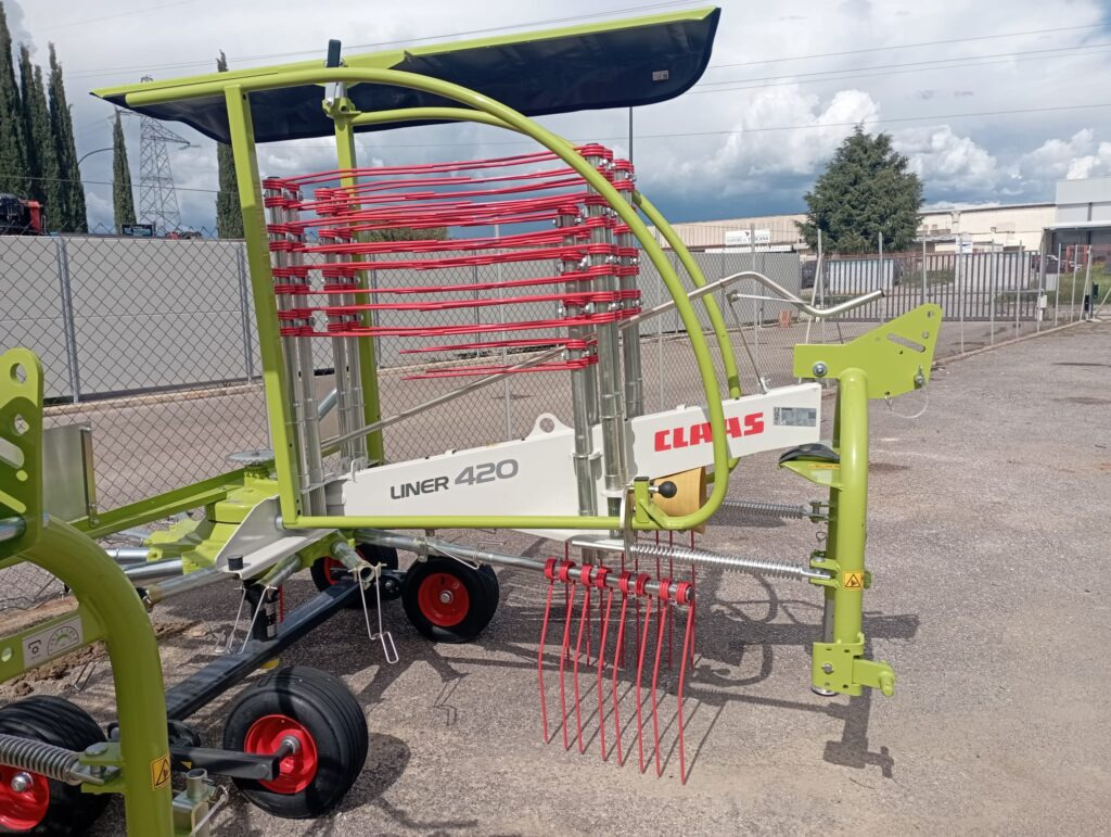 Claas Liner 420 - גורף/ מגרפה: תמונה 1 Claas Liner 420 - גורף/ מגרפה: תמונה 1