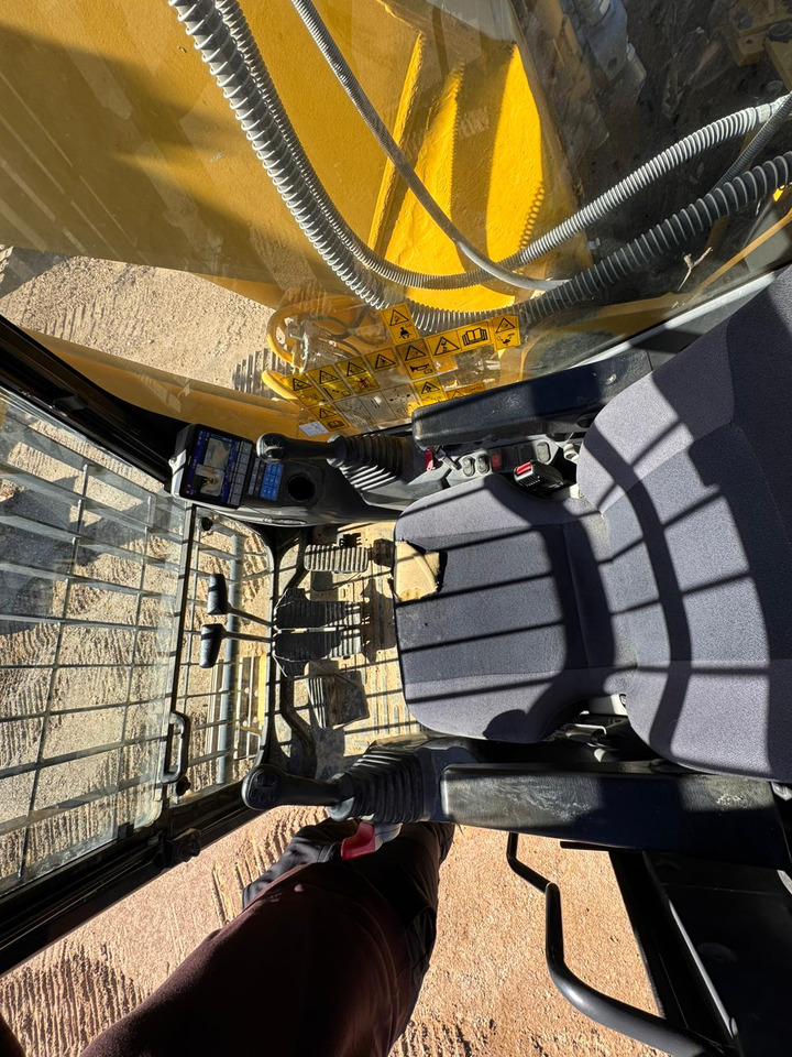 KOMATSU PC210 NLC-11 - מיני מחפר: תמונה 4 KOMATSU PC210 NLC-11 - מיני מחפר: תמונה 4