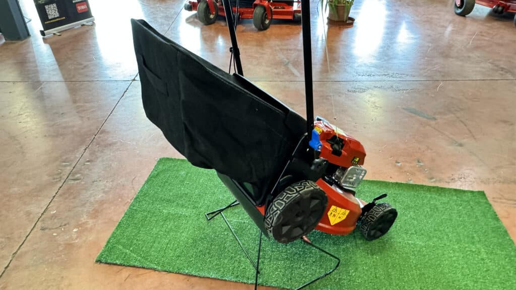 Toro – Tosaerba Super Recycler™ C53AST da 53 cm con SmartStow® 21693 - מכסחת גינה: תמונה 4 Toro – Tosaerba Super Recycler™ C53AST da 53 cm con SmartStow® 21693 - מכסחת גינה: תמונה 4