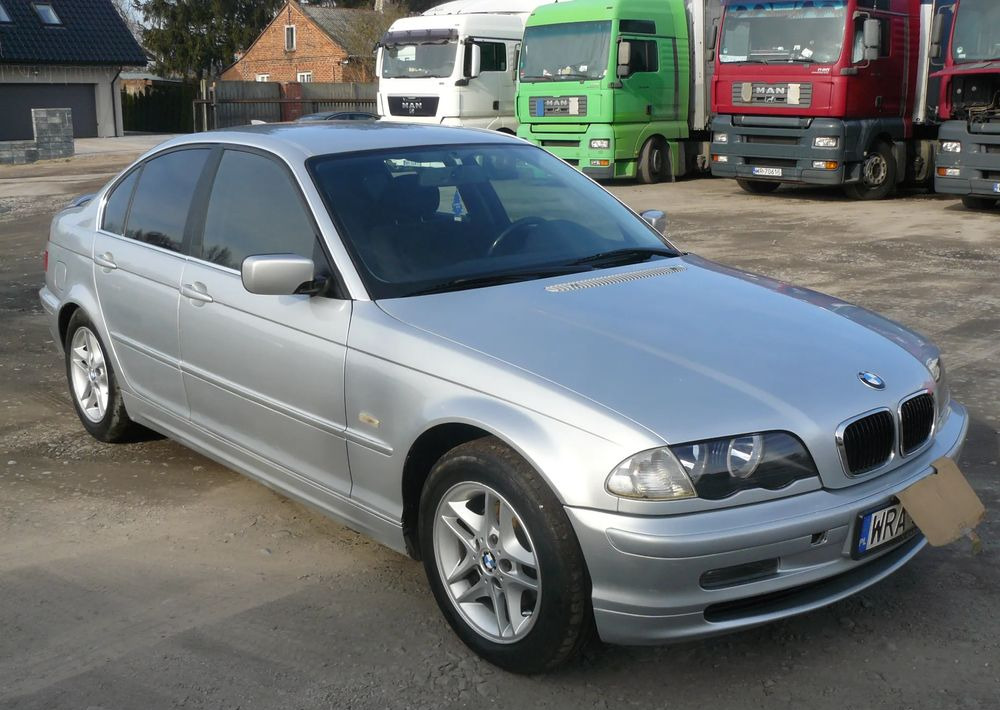 BMW Seria 3 320i - סדאן: תמונה 2 BMW Seria 3 320i - סדאן: תמונה 2