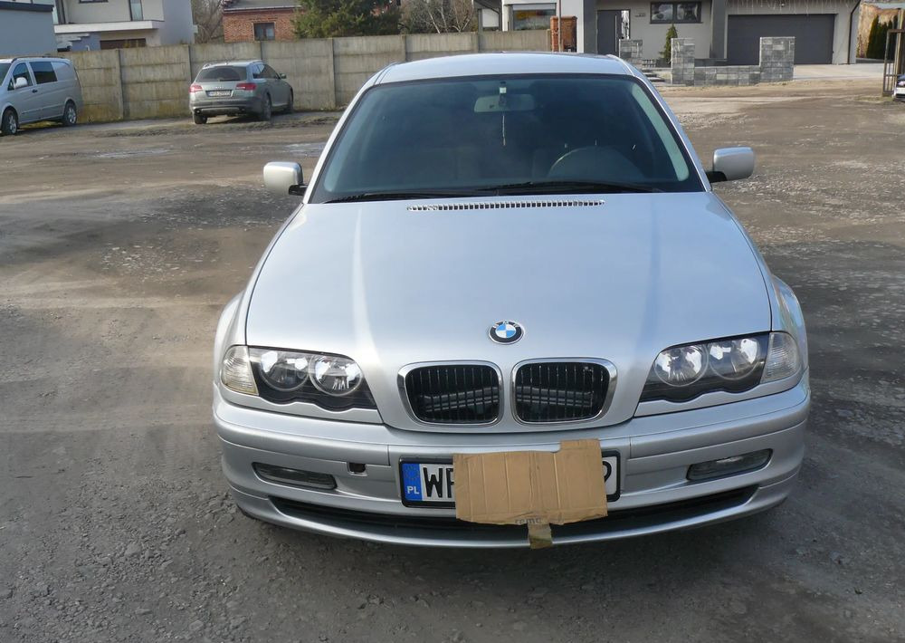 BMW Seria 3 320i - סדאן: תמונה 1 BMW Seria 3 320i - סדאן: תמונה 1