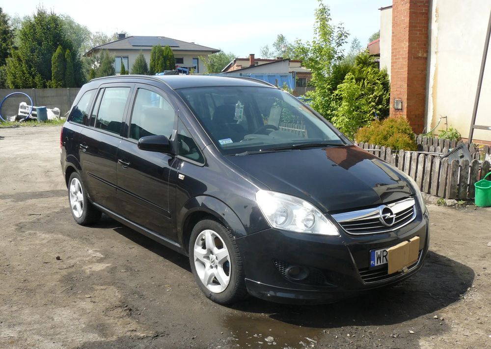Opel Zafira 1.9 CDTI Cosmo - SUV: תמונה 2 Opel Zafira 1.9 CDTI Cosmo - SUV: תמונה 2
