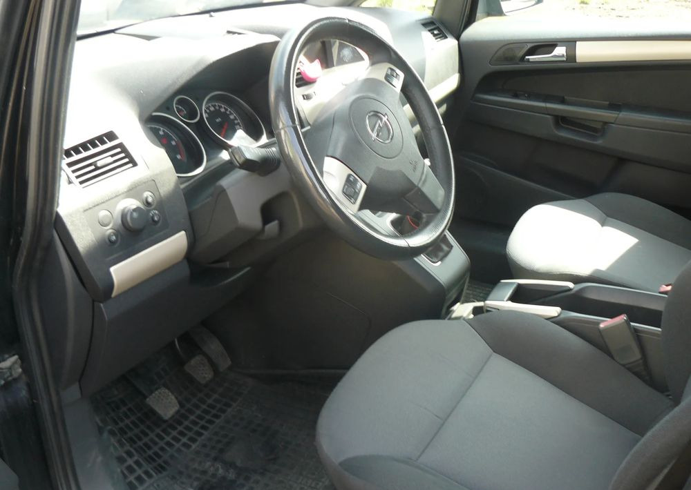 Opel Zafira 1.9 CDTI Cosmo - SUV: תמונה 5 Opel Zafira 1.9 CDTI Cosmo - SUV: תמונה 5