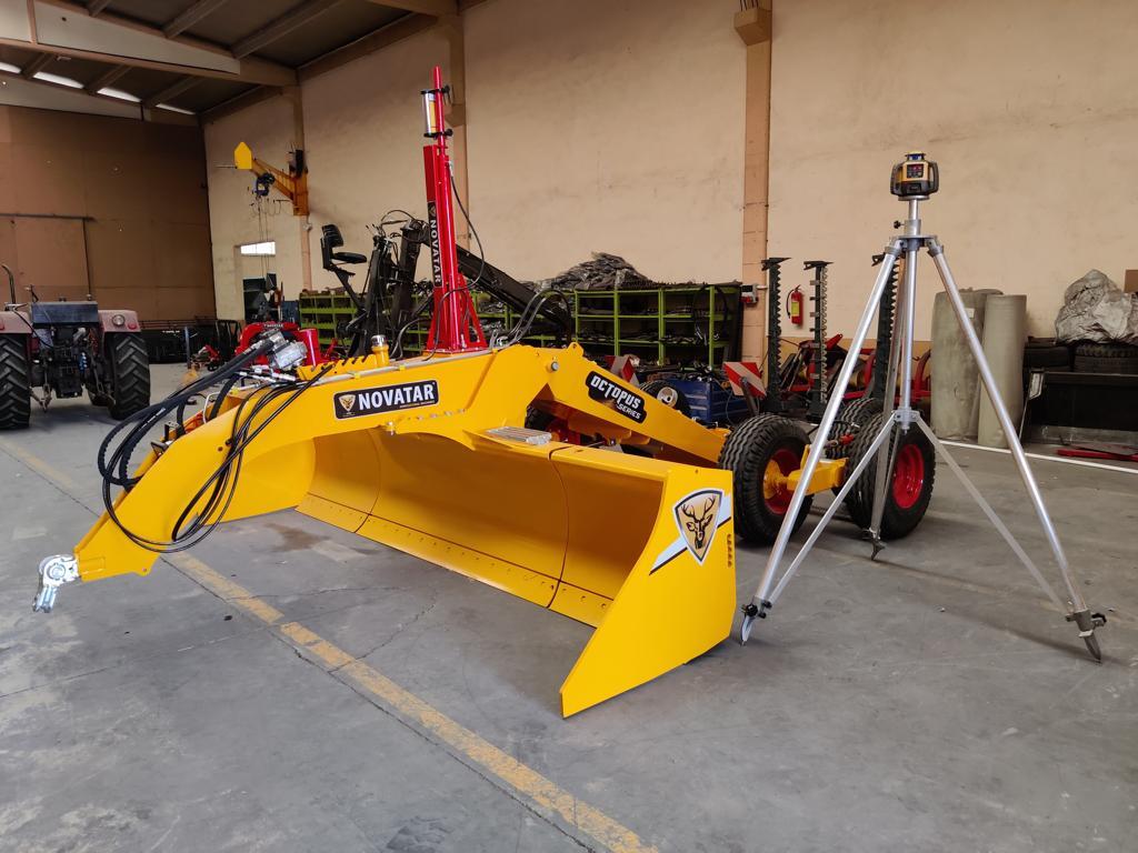 Novatar Laser Controlled Land Leveler - ציוד עיבוד קרקע: תמונה 2 Novatar Laser Controlled Land Leveler - ציוד עיבוד קרקע: תמונה 2