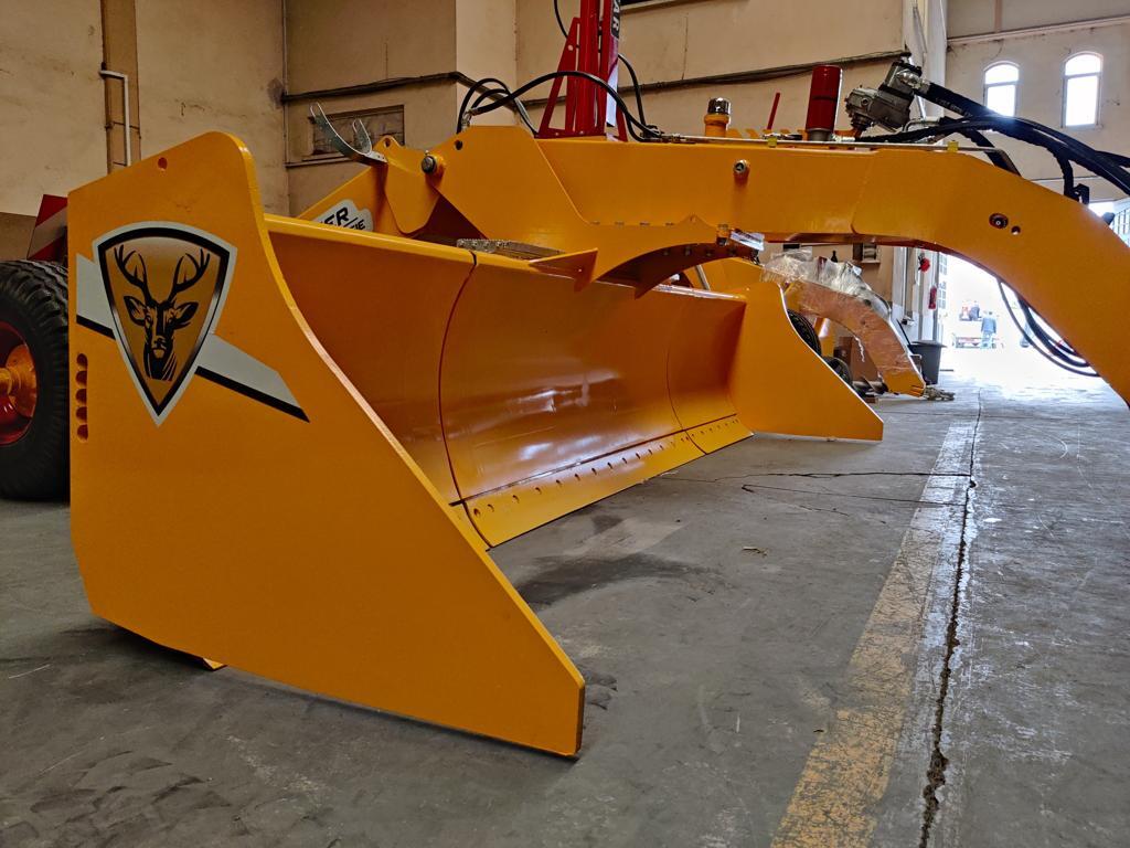 Novatar Laser Controlled Land Leveler - ציוד עיבוד קרקע: תמונה 3 Novatar Laser Controlled Land Leveler - ציוד עיבוד קרקע: תמונה 3