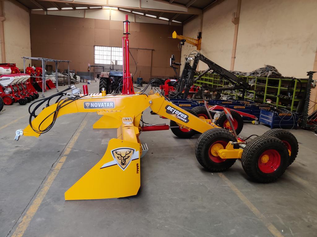 Novatar Laser Controlled Land Leveler - ציוד עיבוד קרקע: תמונה 5 Novatar Laser Controlled Land Leveler - ציוד עיבוד קרקע: תמונה 5