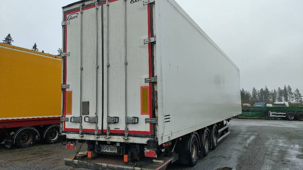 Ekeri Kokosivuauk.sisäkork 3,05 Thermoking 2 taso - סמיטריילר עם קירור: תמונה 5 Ekeri Kokosivuauk.sisäkork 3,05 Thermoking 2 taso - סמיטריילר עם קירור: תמונה 5