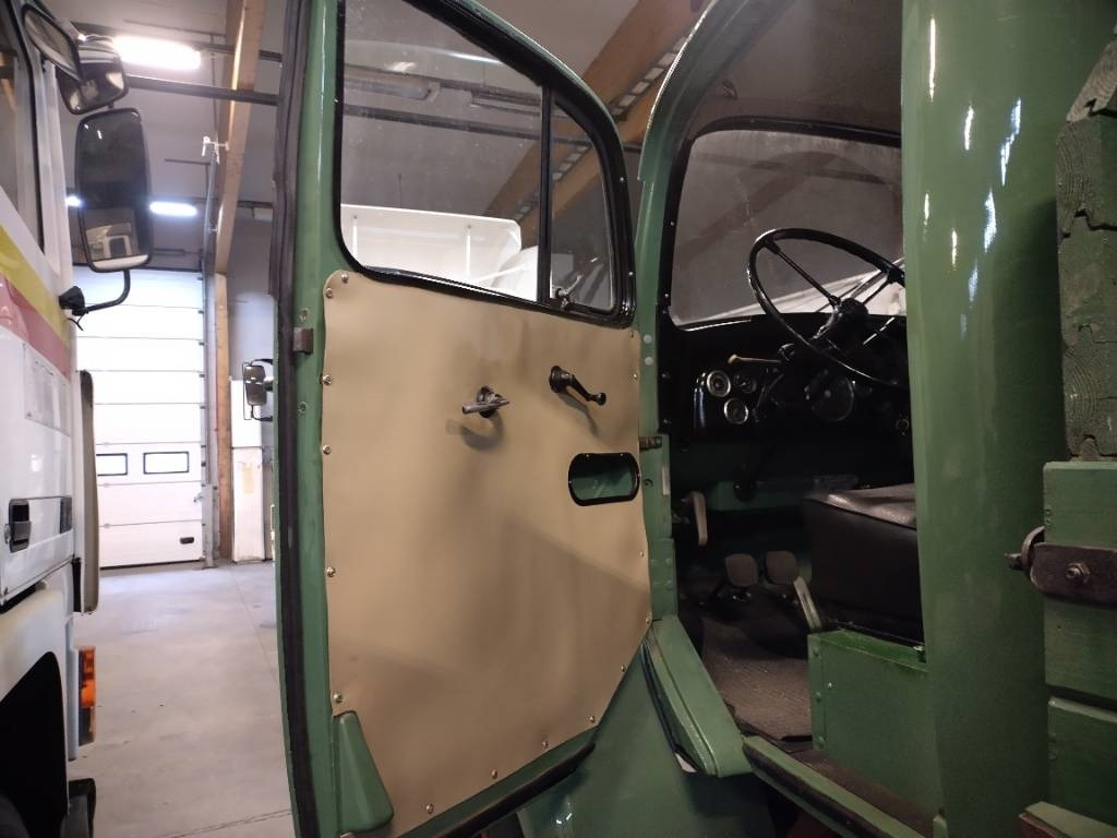 Mercedes-Benz 4x4 Kippilava,museo rekisterissä - מזהיר: תמונה 5 Mercedes-Benz 4x4 Kippilava,museo rekisterissä - מזהיר: תמונה 5