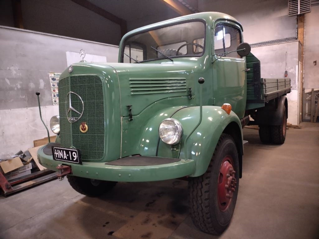 Mercedes-Benz 4x4 Kippilava,museo rekisterissä - מזהיר: תמונה 2 Mercedes-Benz 4x4 Kippilava,museo rekisterissä - מזהיר: תמונה 2