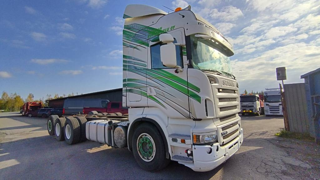 Scania R500 8x4 ilmajousi alusta - משאית עם שלדת תא: תמונה 1 Scania R500 8x4 ilmajousi alusta - משאית עם שלדת תא: תמונה 1
