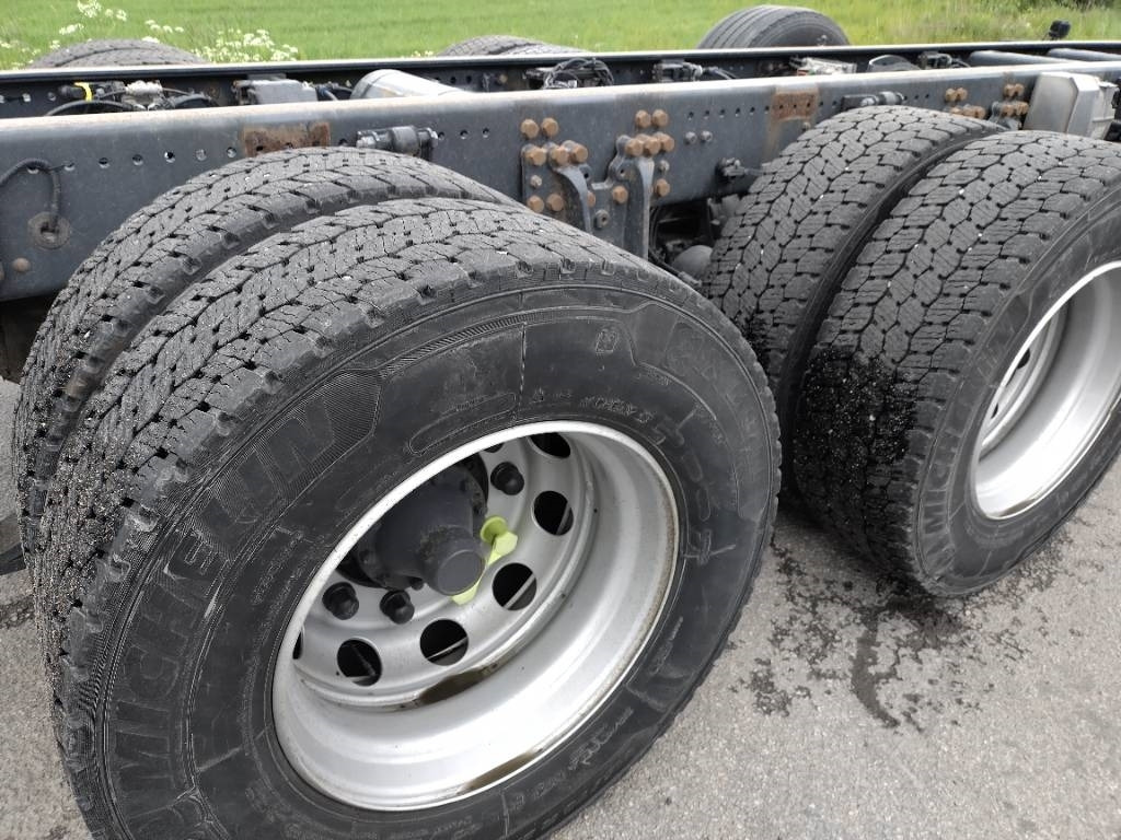 משאית עם שלדת תא Scania R540 8x4 pitkä alusta runko 9,6m: תמונה 8