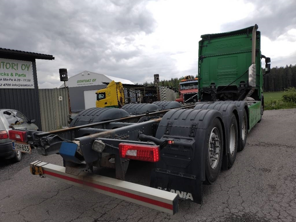 Scania R580 8x4 alusta 710tkm!! - משאית עם שלדת תא: תמונה 3 Scania R580 8x4 alusta 710tkm!! - משאית עם שלדת תא: תמונה 3