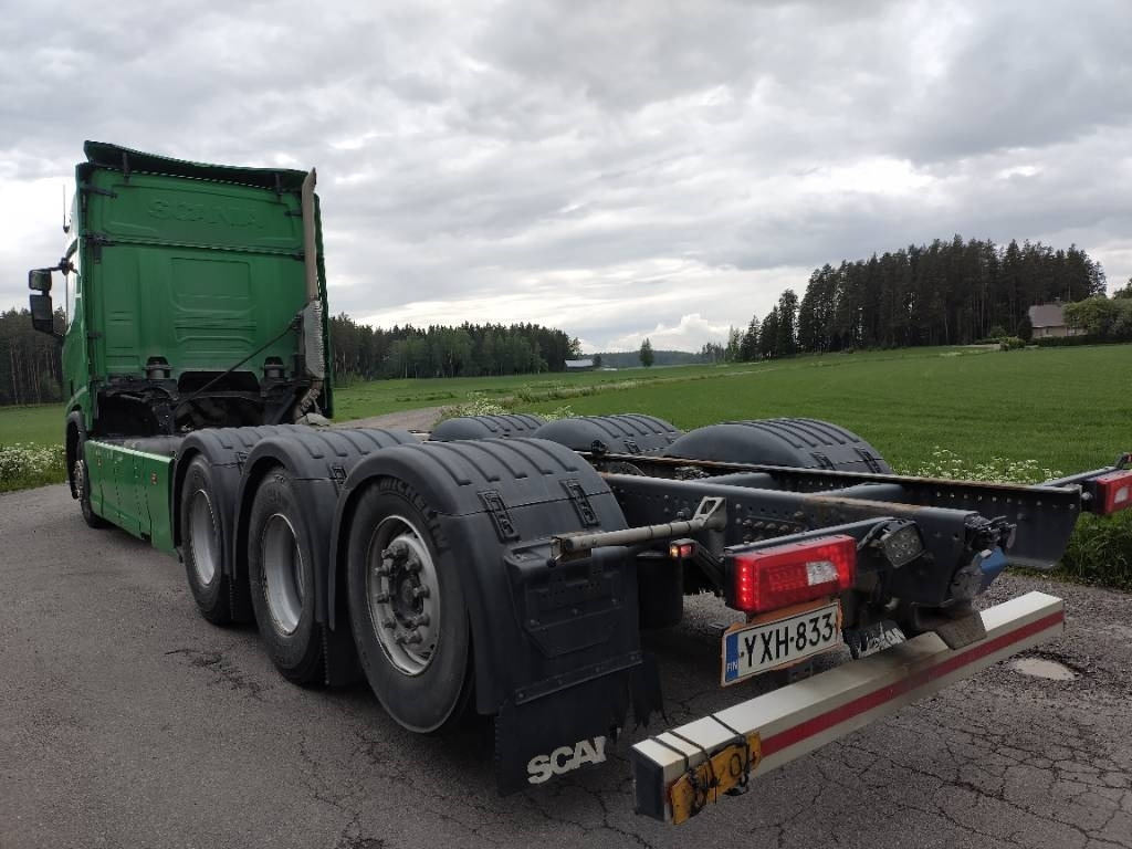 Scania R580 8x4 alusta 710tkm!! - משאית עם שלדת תא: תמונה 4 Scania R580 8x4 alusta 710tkm!! - משאית עם שלדת תא: תמונה 4