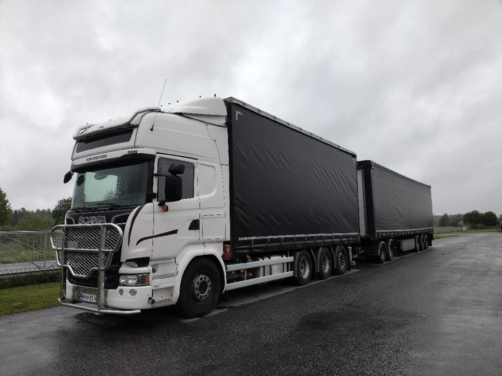 Scania R580 8x4 kapellilava+Dolly+kärry 76tn juna - משאית וילונות צד: תמונה 4 Scania R580 8x4 kapellilava+Dolly+kärry 76tn juna - משאית וילונות צד: תמונה 4