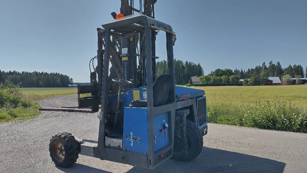 Terberg Kinglifter perätrukki - מלגזה מותקנת על משאית: תמונה 1 Terberg Kinglifter perätrukki - מלגזה מותקנת על משאית: תמונה 1