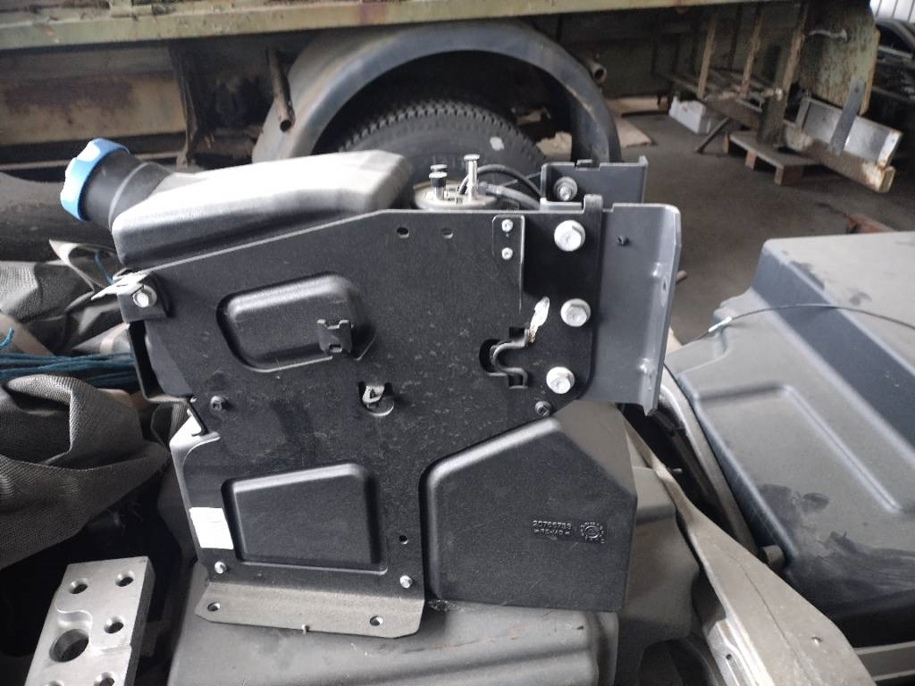 Volvo Adblue säiliö FL - מסגרת/ שלדה עבור משאית: תמונה 4 Volvo Adblue säiliö FL - מסגרת/ שלדה עבור משאית: תמונה 4
