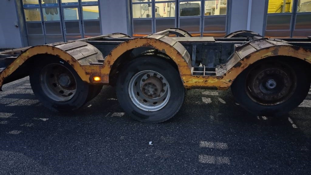 Volvo F16 8x2 metsäkone ritilä, rautajouset,hydr.perä - משאית עץ: תמונה 3 Volvo F16 8x2 metsäkone ritilä, rautajouset,hydr.perä - משאית עץ: תמונה 3