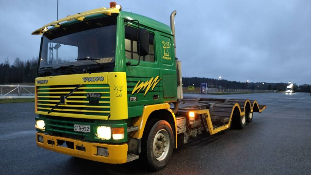 Volvo F16 8x2 metsäkone ritilä, rautajouset,hydr.perä - משאית עץ: תמונה 1 Volvo F16 8x2 metsäkone ritilä, rautajouset,hydr.perä - משאית עץ: תמונה 1