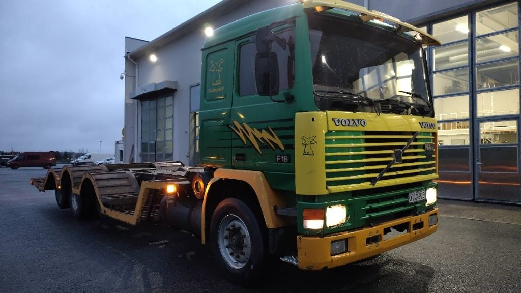 Volvo F16 8x2 metsäkone ritilä, rautajouset,hydr.perä - משאית עץ: תמונה 2 Volvo F16 8x2 metsäkone ritilä, rautajouset,hydr.perä - משאית עץ: תמונה 2