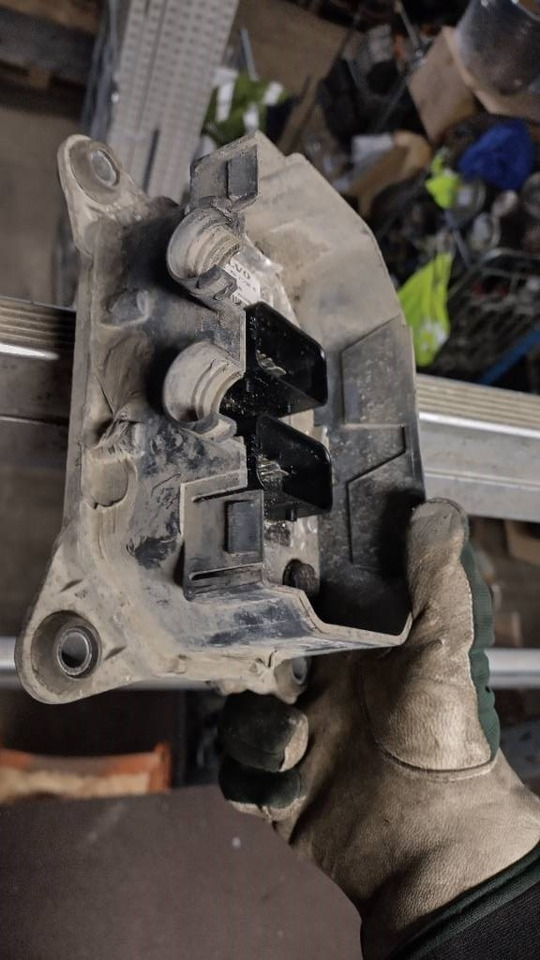 Volvo FCIOMM - מערכת חשמל עבור משאית: תמונה 2 Volvo FCIOMM - מערכת חשמל עבור משאית: תמונה 2