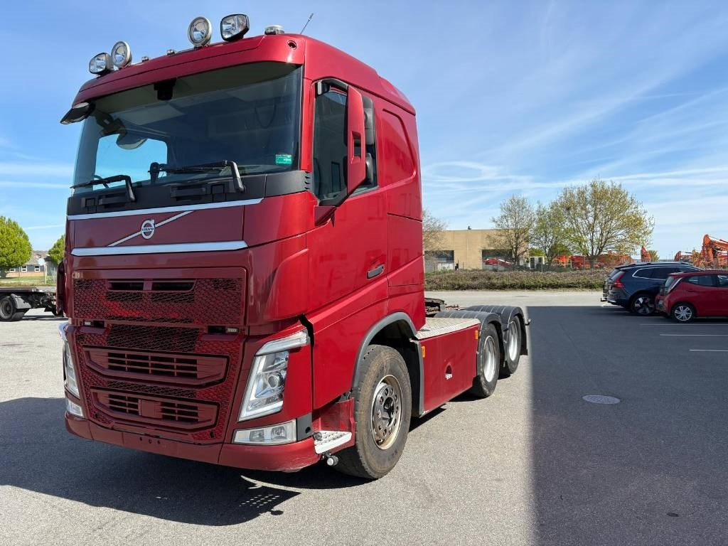 Volvo FH13 540 6x4 Hydrauliikka,nouseva teliveto - יחידת טרקטור: תמונה 1 Volvo FH13 540 6x4 Hydrauliikka,nouseva teliveto - יחידת טרקטור: תמונה 1