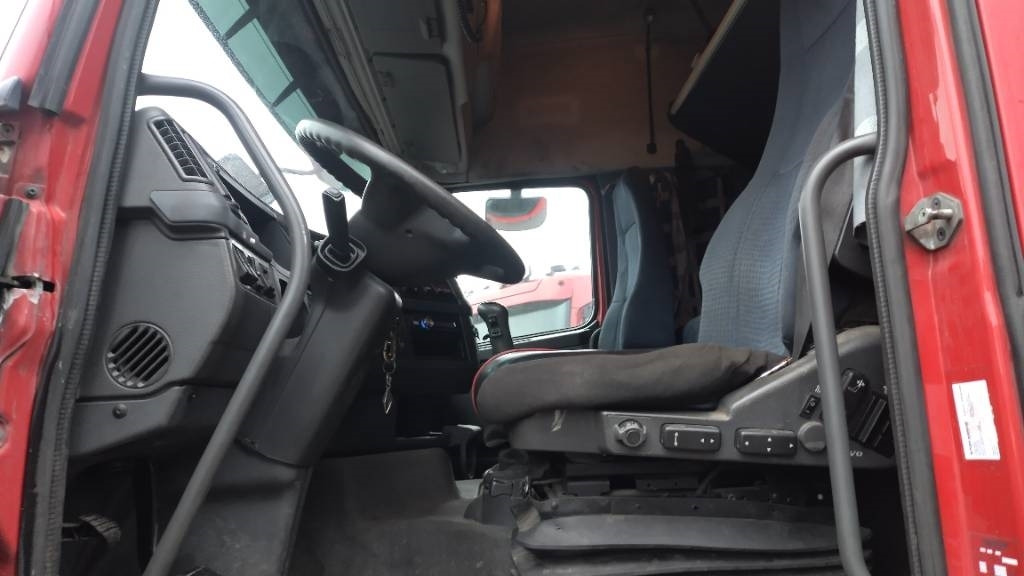 Volvo FH480 6x2 takateli veturi, hydrauliikka,manuaali  - יחידת טרקטור: תמונה 5 Volvo FH480 6x2 takateli veturi, hydrauliikka,manuaali  - יחידת טרקטור: תמונה 5