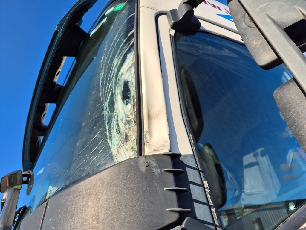 Volvo FH500 8x2 alusta  - משאית עם שלדת תא: תמונה 5 Volvo FH500 8x2 alusta  - משאית עם שלדת תא: תמונה 5