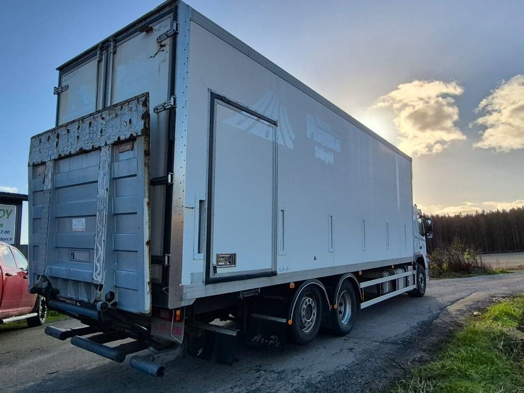 Volvo FM D11 450 6x2 umpikori+pl-nostin  - משאית תיבה: תמונה 4 Volvo FM D11 450 6x2 umpikori+pl-nostin  - משאית תיבה: תמונה 4
