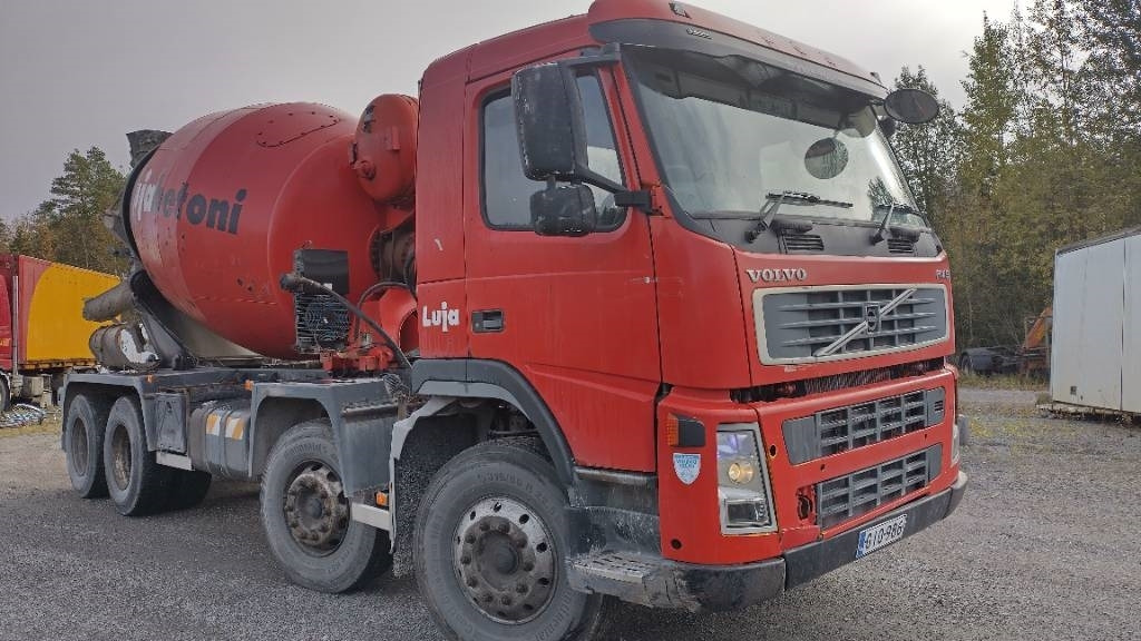 Volvo FM9 8x4 full steel,manual, mixer - משאית מכל: תמונה 2 Volvo FM9 8x4 full steel,manual, mixer - משאית מכל: תמונה 2