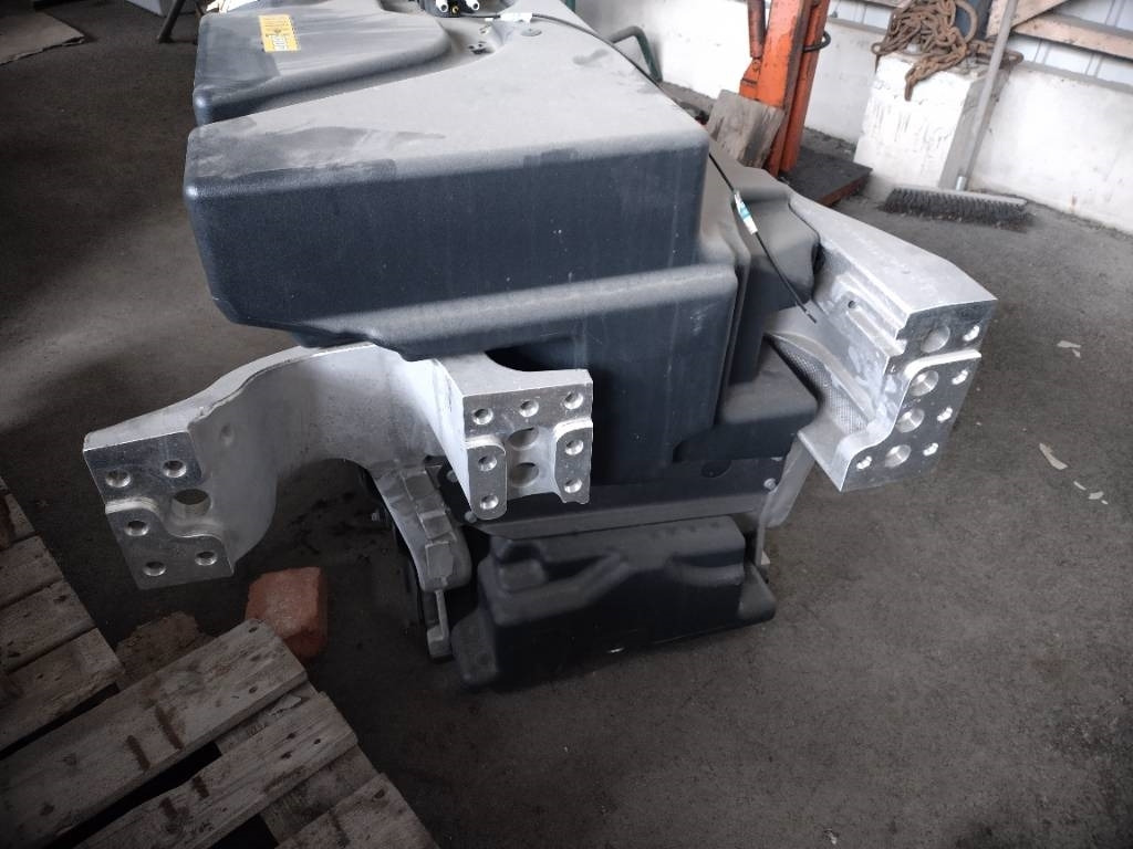 Volvo Polttoaine tankki 2+2 - מסגרת/ שלדה עבור משאית: תמונה 4 Volvo Polttoaine tankki 2+2 - מסגרת/ שלדה עבור משאית: תמונה 4