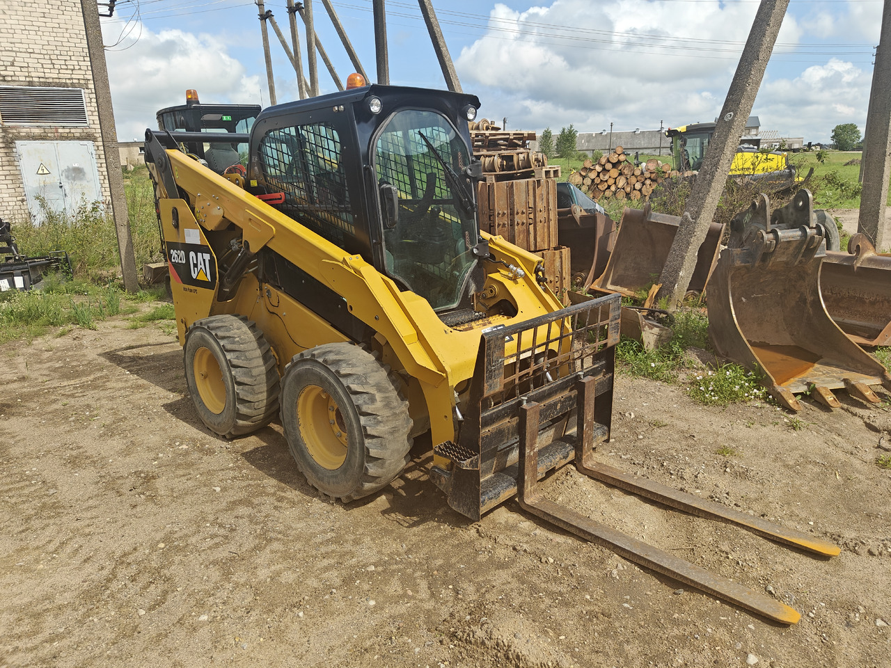 CATERPILLAR 262D - מעמיס היגוי החלקה: תמונה 1 CATERPILLAR 262D - מעמיס היגוי החלקה: תמונה 1