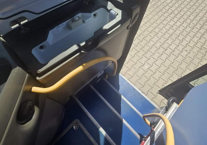 Irisbus RECREO* 12 M*SPROWADZONY* PODWÓJNE SZYBY BOCZNE - אוטובוס פרברים: תמונה 3 Irisbus RECREO* 12 M*SPROWADZONY* PODWÓJNE SZYBY BOCZNE - אוטובוס פרברים: תמונה 3