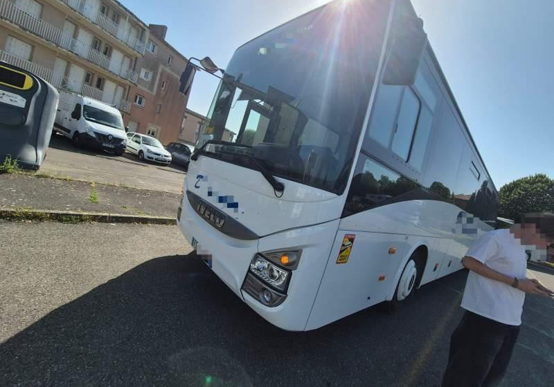 Iveco CROSSWAY/ SPROWADZONY / KLIMA / 64 MIEJSCA - אוטובוס פרברים: תמונה 1 Iveco CROSSWAY/ SPROWADZONY / KLIMA / 64 MIEJSCA - אוטובוס פרברים: תמונה 1