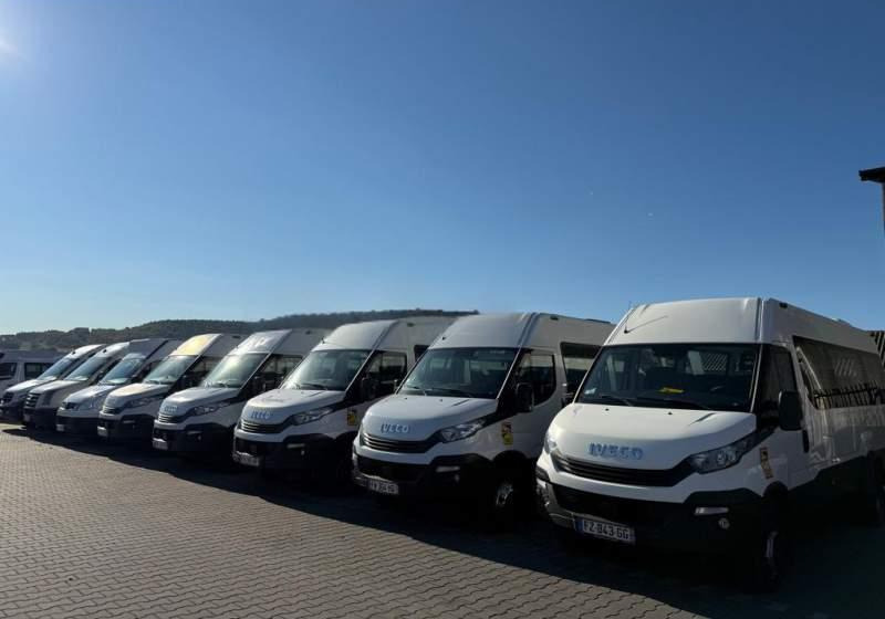 Iveco DAILY / CRAFTER / SPRINTER / WING / 23 MIEJSCA - מיניבוס, כלי רכב מסחרי לנוסעים: תמונה 1 Iveco DAILY / CRAFTER / SPRINTER / WING / 23 MIEJSCA - מיניבוס, כלי רכב מסחרי לנוסעים: תמונה 1