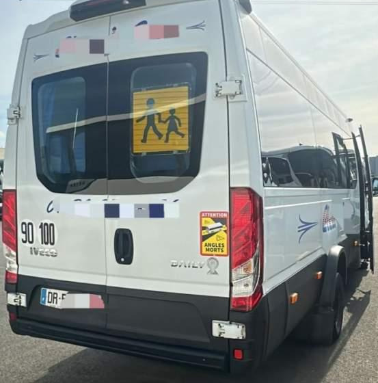 Iveco DAILY/ SPROWADZONE / 2X KLIMA / TV / 108 000 KM - מיניבוס, כלי רכב מסחרי לנוסעים: תמונה 2 Iveco DAILY/ SPROWADZONE / 2X KLIMA / TV / 108 000 KM - מיניבוס, כלי רכב מסחרי לנוסעים: תמונה 2