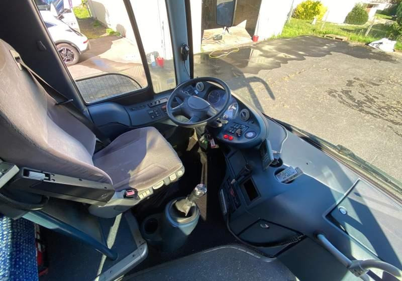 Neoplan TRENDLINER / SPROWADZONY / KLIMATYZACJA/ MANUAL - אוטובוס פרברים: תמונה 4 Neoplan TRENDLINER / SPROWADZONY / KLIMATYZACJA/ MANUAL - אוטובוס פרברים: תמונה 4