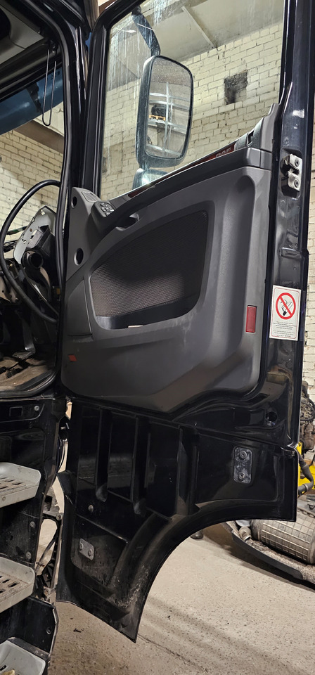 DAF XF, CF, EURO6, EURO 6 emission door left + right, driver + passenger, space cab, comfort 1881862, 1881863 - דלת וחלקים עבור משאית: תמונה 2 DAF XF, CF, EURO6, EURO 6 emission door left + right, driver + passenger, space cab, comfort 1881862, 1881863 - דלת וחלקים עבור משאית: תמונה 2