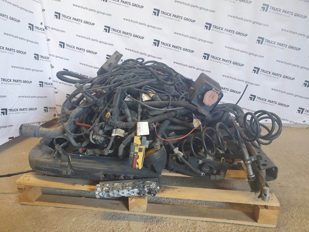 IVECO IVECO STRALIS EURO6 complete wiring harness, engine wiring, cab wiring, wiring set, frame wiring, cables 5801679758, 5801801250, 5801692062, 5801725016, 5801418770, 5801270108, 41246407, 41242608, 412 - כבלים/ רתמת חוט עבור משאית: תמונה 1 IVECO IVECO STRALIS EURO6 complete wiring harness, engine wiring, cab wiring, wiring set, frame wiring, cables 5801679758, 5801801250, 5801692062, 5801725016, 5801418770, 5801270108, 41246407, 41242608, 412 - כבלים/ רתמת חוט עבור משאית: תמונה 1