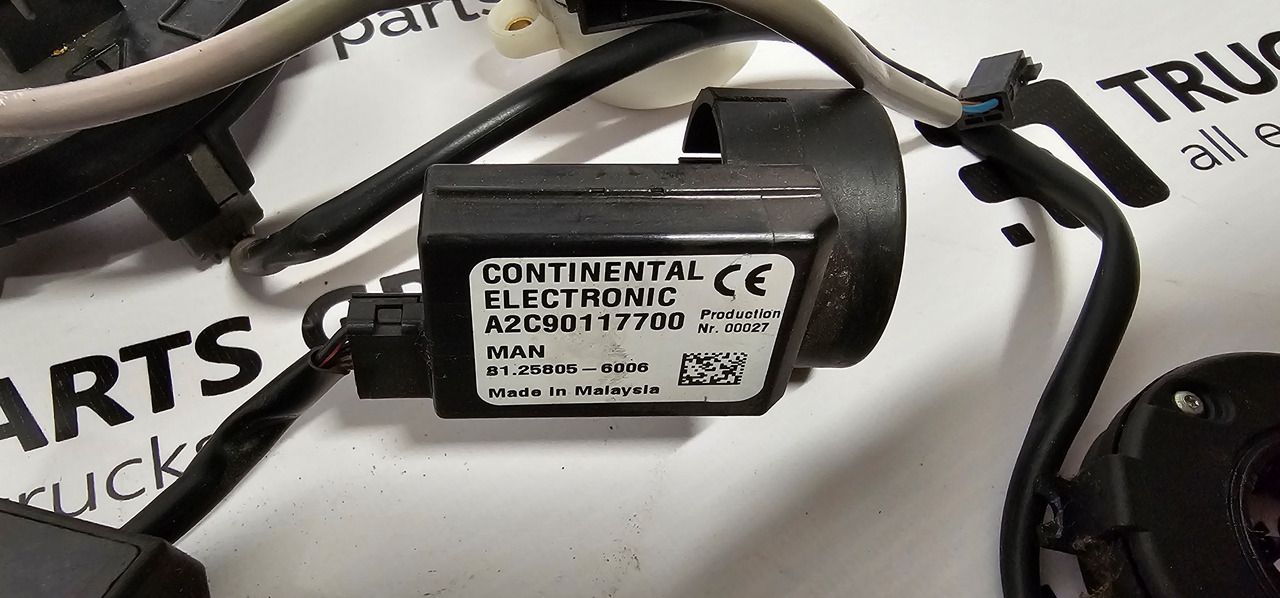 MAN MAN TGX / TGS EURO6 steering controllers set, driving position buttons, steering column switch, steering stalk 81255016035, 81464306026, 81258056006, 81255090159, 81255090188, 81259370064, 81258056005 - חלקי חילוף עבור משאית: תמונה 4 MAN MAN TGX / TGS EURO6 steering controllers set, driving position buttons, steering column switch, steering stalk 81255016035, 81464306026, 81258056006, 81255090159, 81255090188, 81259370064, 81258056005 - חלקי חילוף עבור משאית: תמונה 4