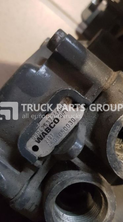 MERCEDES-BENZ Actros Axor MP2, MP3, EURO3, EURO5, axle gear modulator, rear ax crane - שסתום בלמים עבור משאית: תמונה 2 MERCEDES-BENZ Actros Axor MP2, MP3, EURO3, EURO5, axle gear modulator, rear ax crane - שסתום בלמים עבור משאית: תמונה 2
