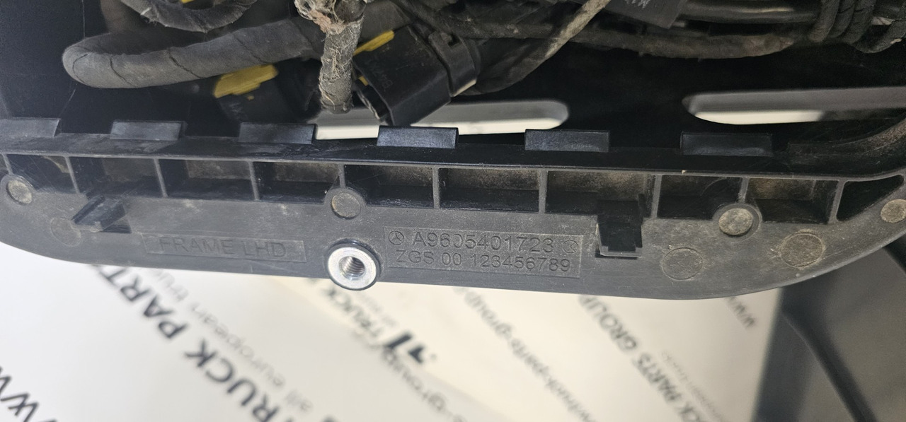 Mersedes-Benz Actros MP4 bumper wiring harness 0078013254, XVK82002234, 9615408113, 9615408013, 0064703824, 4711503933, XVK87000186, 9614400358, 4711503420, 4711504320, 4711509733, 0005401633, XVK8800 - כבלים/ רתמת חוט עבור משאית: תמונה 4 Mersedes-Benz Actros MP4 bumper wiring harness 0078013254, XVK82002234, 9615408113, 9615408013, 0064703824, 4711503933, XVK87000186, 9614400358, 4711503420, 4711504320, 4711509733, 0005401633, XVK8800 - כבלים/ רתמת חוט עבור משאית: תמונה 4