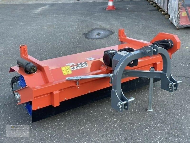 Geo Kehrmaschine Geo SWT220 220cm Kehrbesen Traktor Zapfwelle NEU - מטאטא: תמונה 4 Geo Kehrmaschine Geo SWT220 220cm Kehrbesen Traktor Zapfwelle NEU - מטאטא: תמונה 4