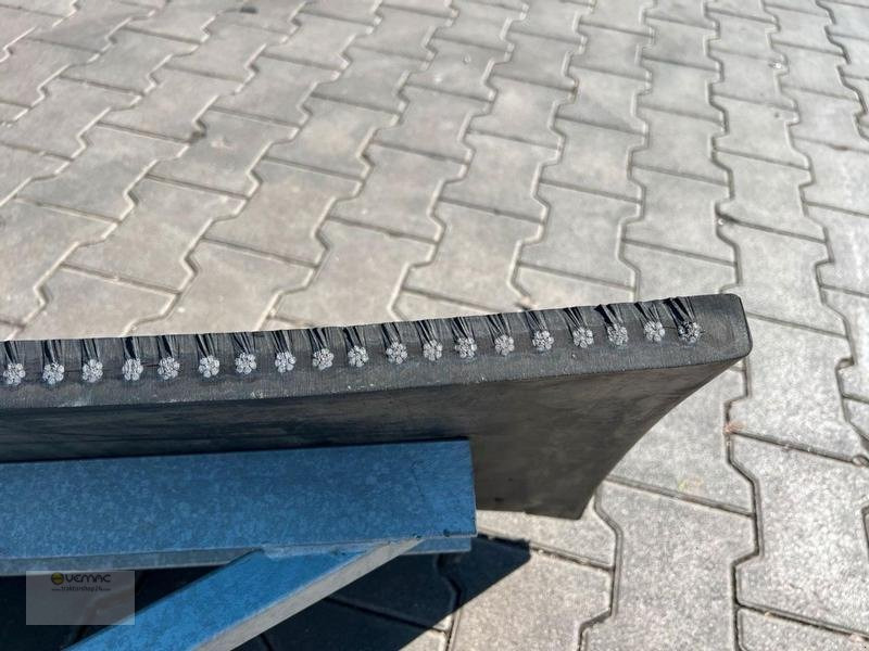 Vemac Gummischieber 260 Schäffer Futterschieber, Gülleschieber, Schneeschild - להב עבור מכונה חקלאית: תמונה 3 Vemac Gummischieber 260 Schäffer Futterschieber, Gülleschieber, Schneeschild - להב עבור מכונה חקלאית: תמונה 3