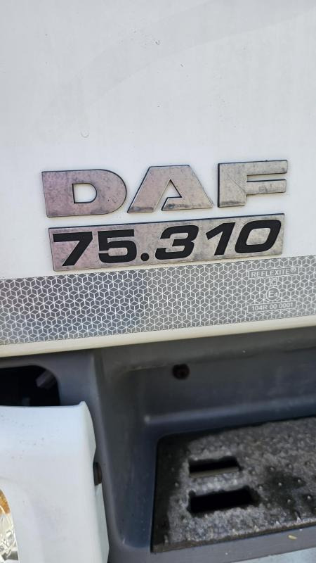Daf 75 310 - משאית צד נופל/ שטוחה: תמונה 2 Daf 75 310 - משאית צד נופל/ שטוחה: תמונה 2