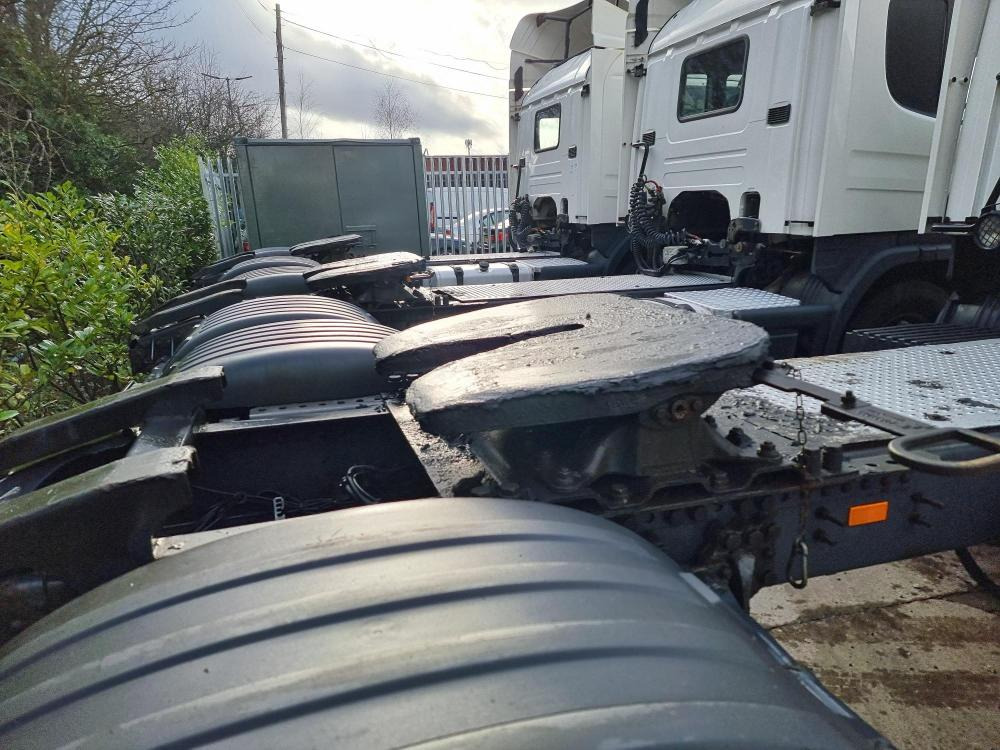 יחידת טרקטור Scania P360: תמונה 12
