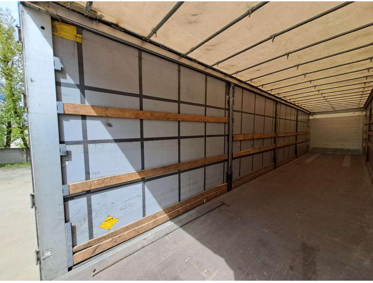2018/2019 Schmitz Cargobull SCS24/L - סמיטריילר עם וילונות צד: תמונה 4 2018/2019 Schmitz Cargobull SCS24/L - סמיטריילר עם וילונות צד: תמונה 4